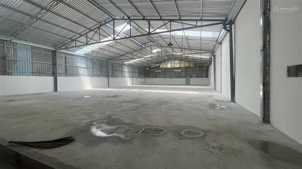 Cho thuê xưởng rộng 500m2  gần ngã tư phạm văn chiêu  bờ kè tham lương