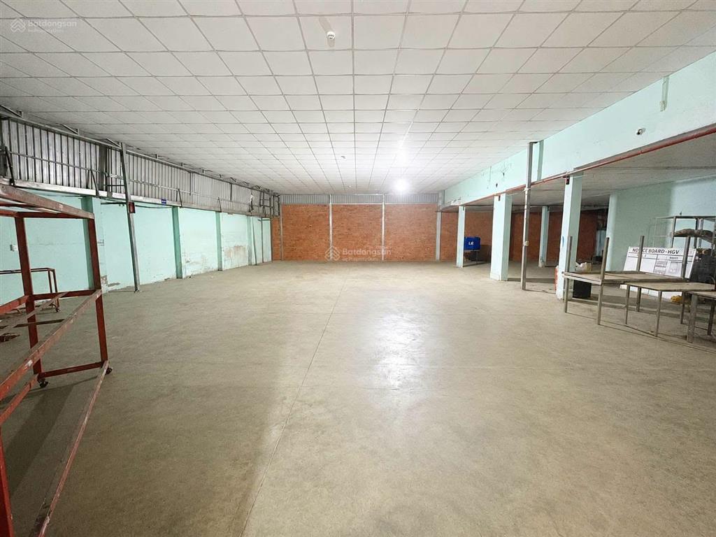 Cho thuê 320m² xưởng có pccc  đường to  giá tốt