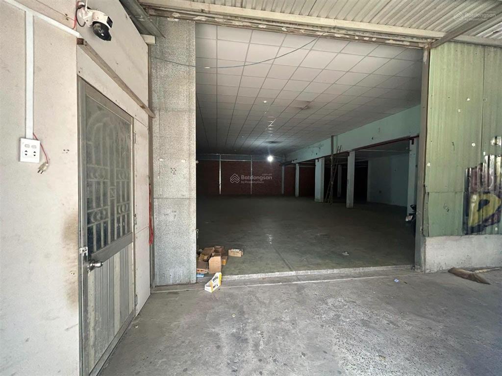 Cho thuê 320m² xưởng có pccc  đường to  giá tốt