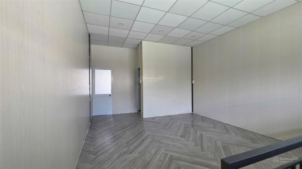 Cho thuê nhà làm kho 4,5x35 đường 10m  điện 3 pha  khu dân cư kinh doanh được