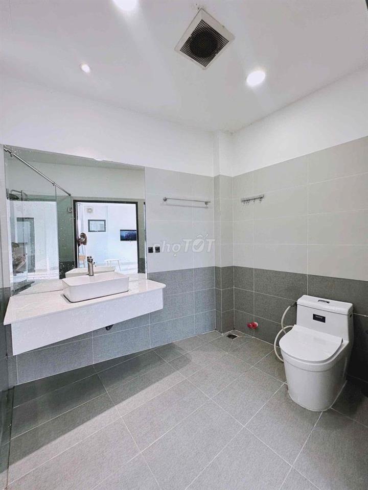Căn Hộ Cao Cấp Chính Chủ FULL NT Ngay Hàng Xanh Bình Thạnh