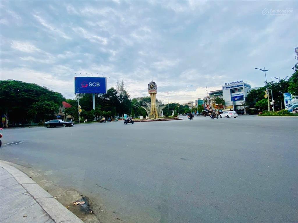 Bán nhà 1 lầu sân oto mặt tiền hẻm kinh doanh đẹp  p. trung dũng. gần cv biên hùng. đường 8m thông