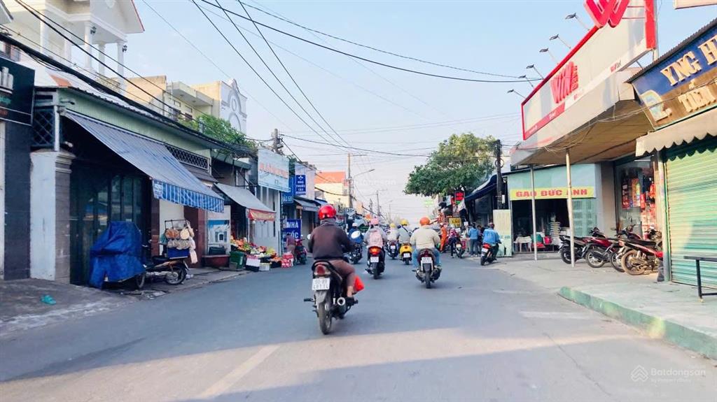 Cần bán gần nửa sào đất hồng ngay chợ phú thọ kp5 phường trảng dài. dt 14x33m, sổ hồng riêng