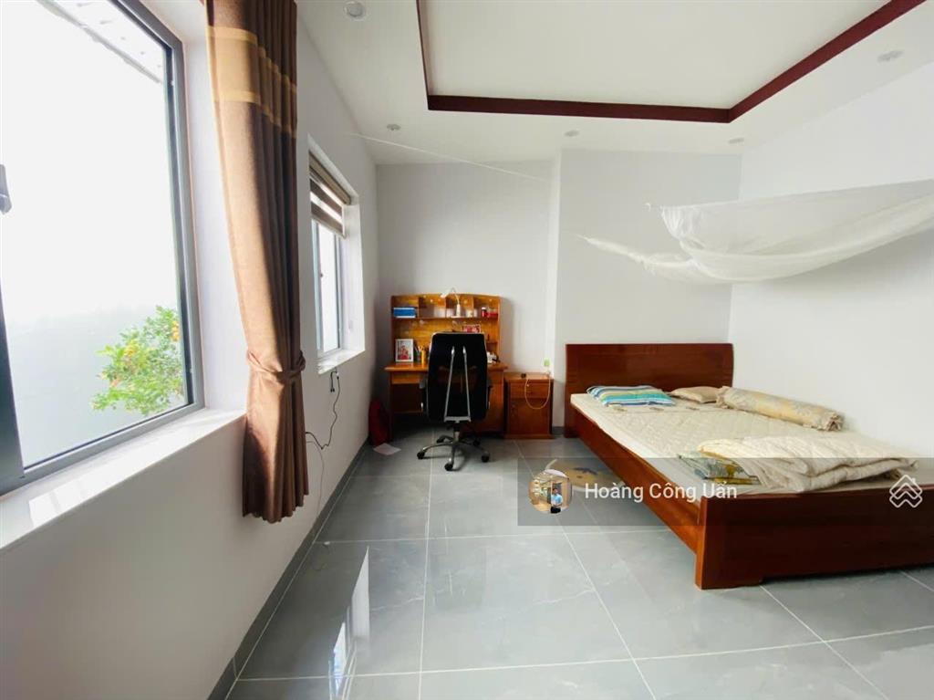 Nhà đẹp cao cấp gần chợ biên hòa  mặt tiền đường 12m + vỉa hè 3m. phường quang vinh