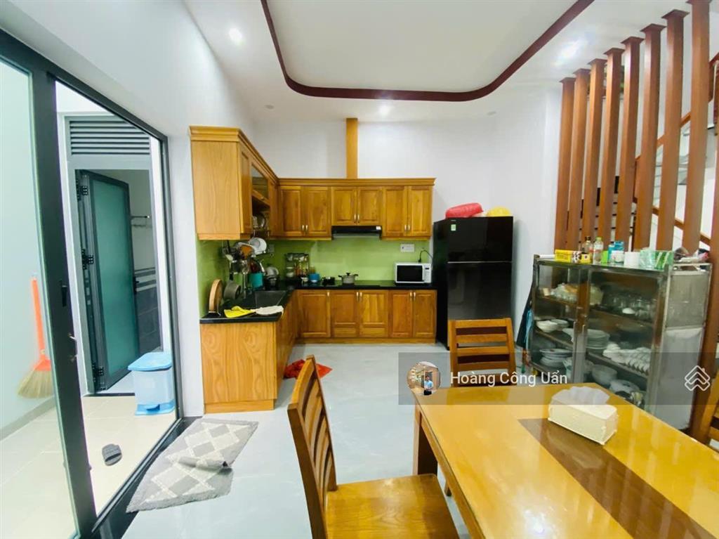 Nhà đẹp cao cấp gần chợ biên hòa  mặt tiền đường 12m + vỉa hè 3m. phường quang vinh