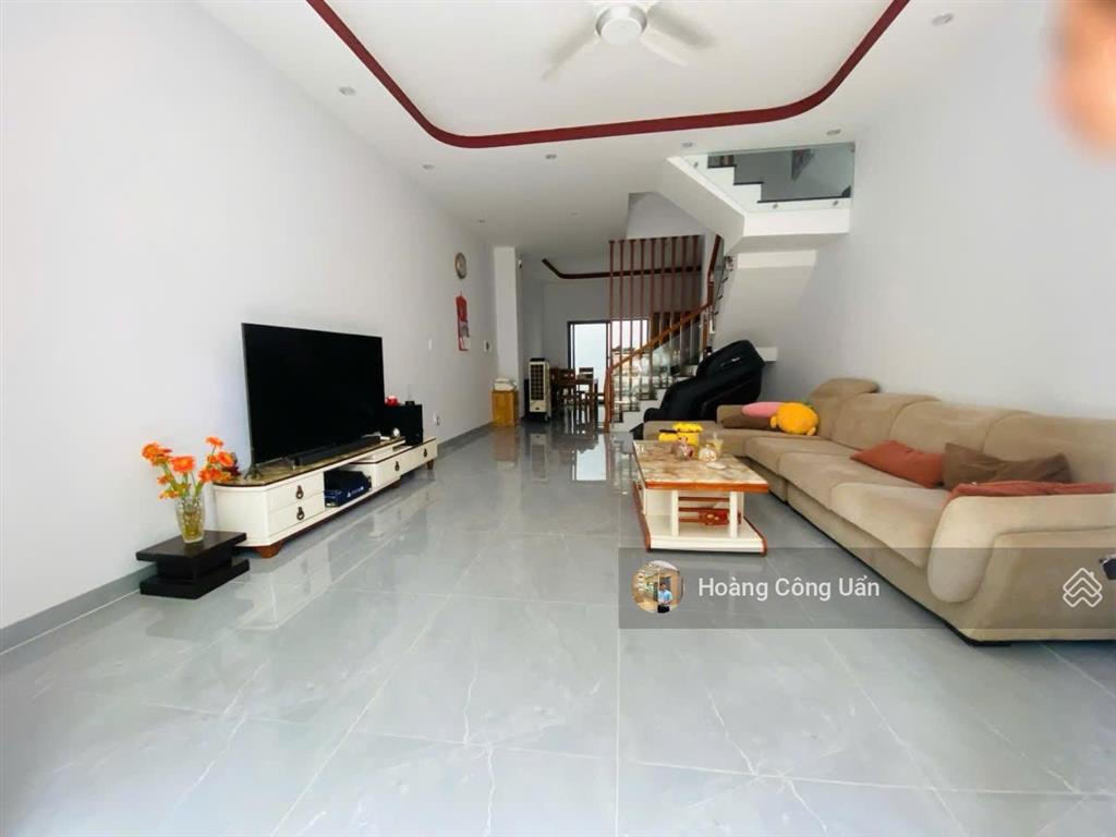 Nhà đẹp cao cấp gần chợ biên hòa  mặt tiền đường 12m + vỉa hè 3m. phường quang vinh