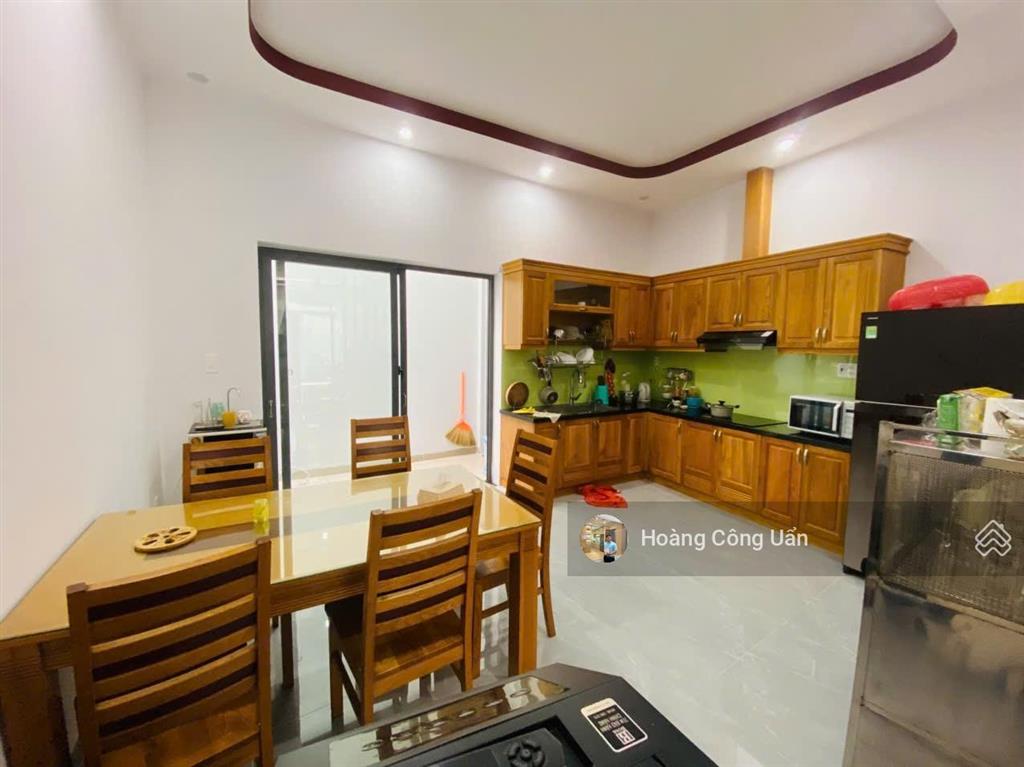 Nhà đẹp cao cấp gần chợ biên hòa  mặt tiền đường 12m + vỉa hè 3m. phường quang vinh