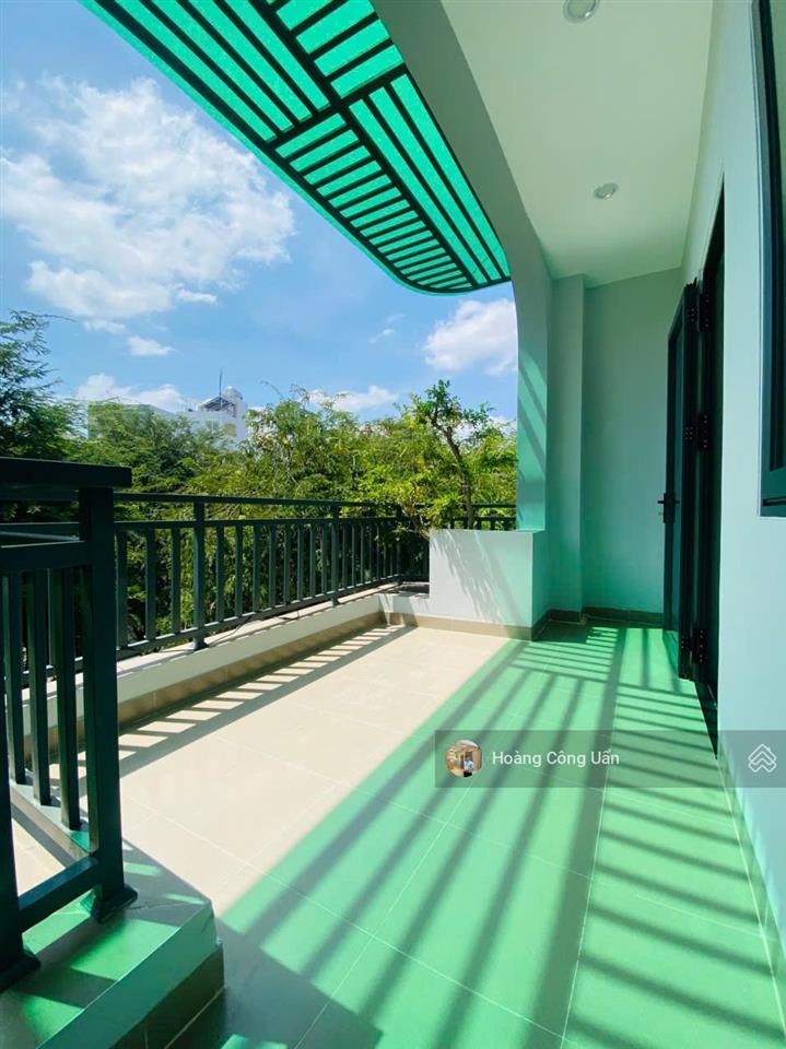 Nhà đẹp cao cấp gần chợ biên hòa  mặt tiền đường 12m + vỉa hè 3m. phường quang vinh