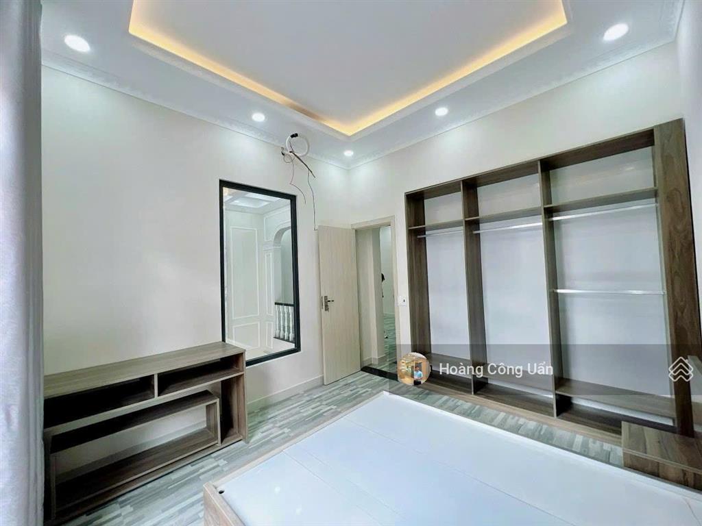 Nhà phố 2 lầu góc 2 mặt tiền, phường tân phong gần chợ phúc hải/gx phúc hải. dt 8x9m shr thổ cư