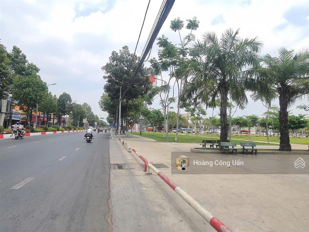 Bán gấp đất vị trí kinh doanh gần công viên dương tử giang. 1 sẹc nguyễn ái quốc 50m. dt 6,5 x 20m
