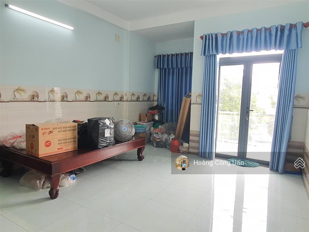 Nhà đẹp 1 trệt 2 lầu mái thái, sân oto phường bửu long. gần bờ kè ven sông.