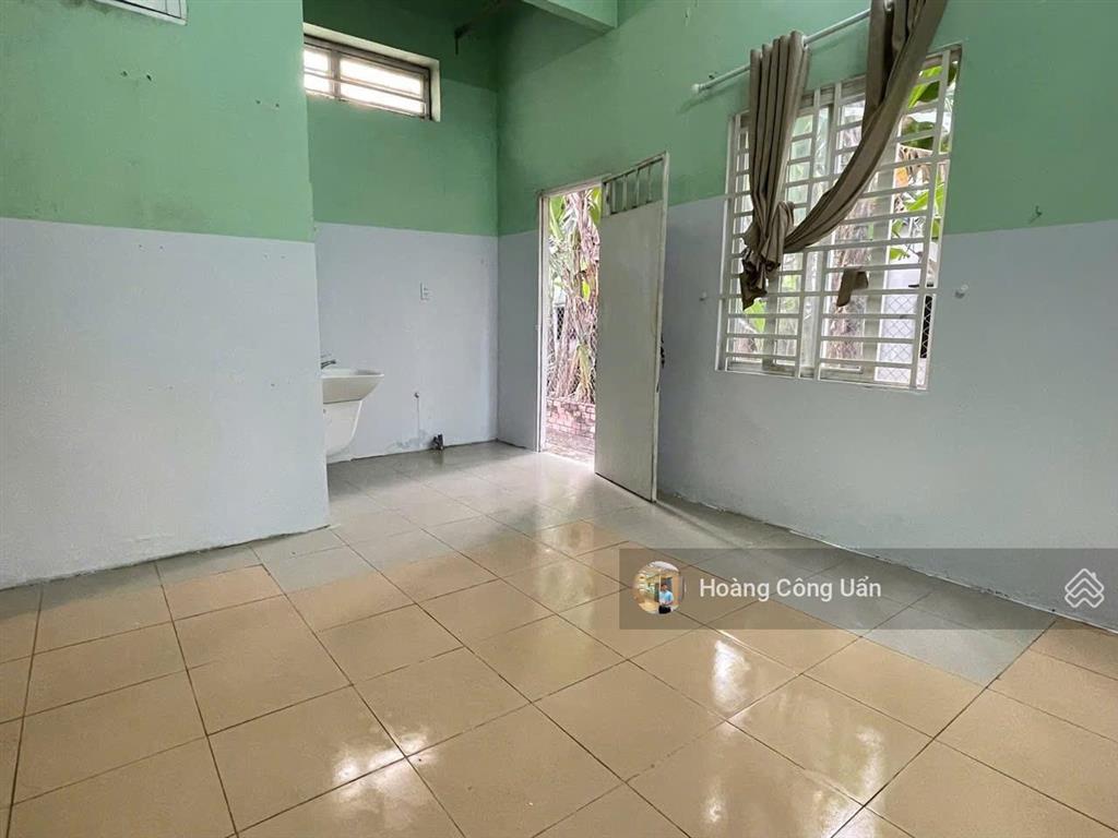 Bán nhà sân oto phường bửu long (trấn biên) cách đường bờ kè 50mét. dt 4,7x23,5m  giá chỉ 3ty600