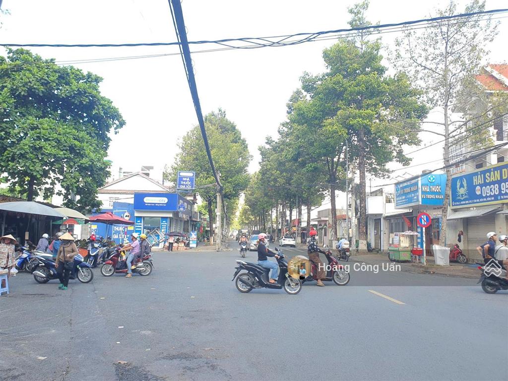 Bán nhà mặt tiền đường trương định (đường 4)  phường tân mai. vị trí kinh doanh đẹp ngay chợ.
