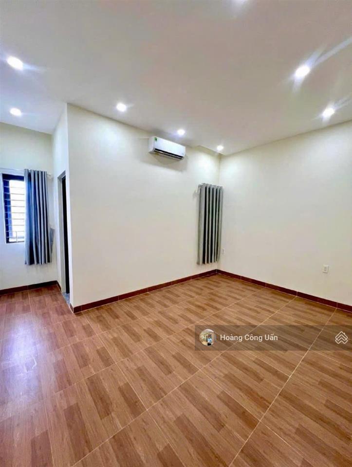 Nhà 1 lầu đẹp  mặt tiền đường nguyễn văn hoa. phường thống nhất  đoạn gần chợ/trường cơ điện