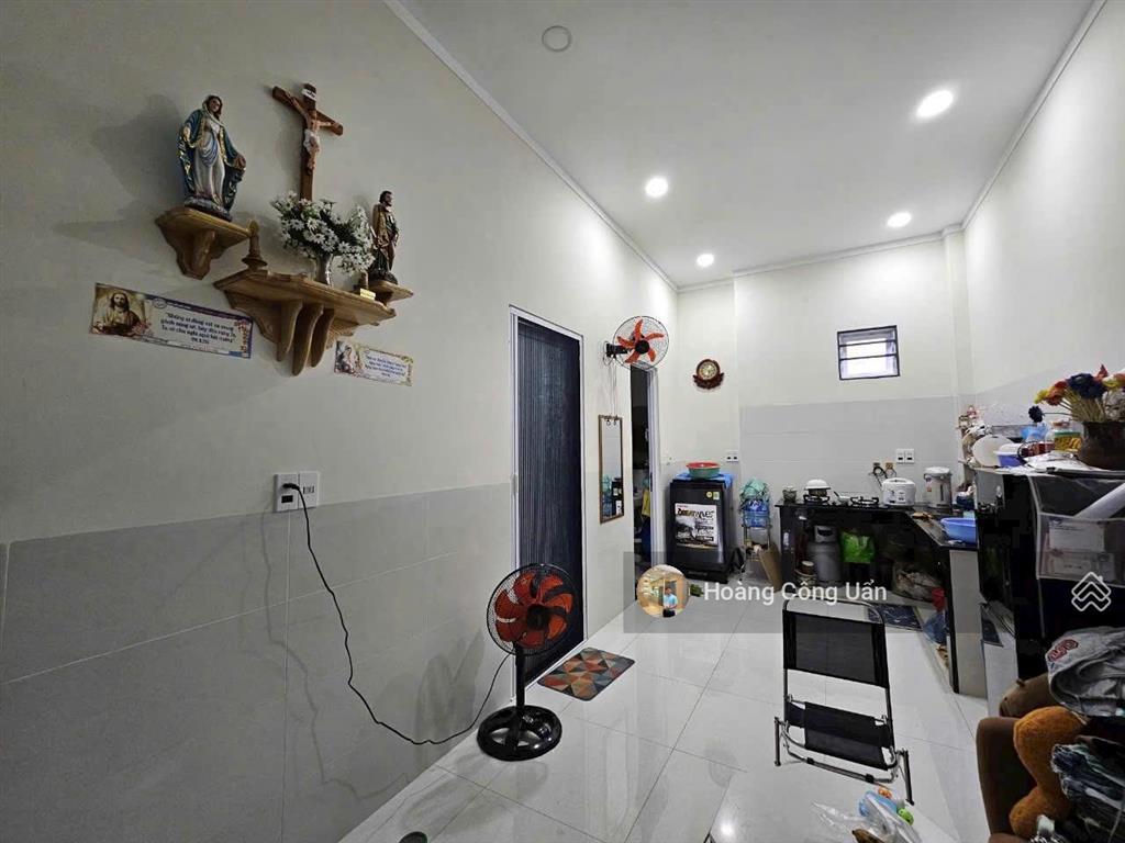 Bán nhà kp5 p. trảng dài gần chợ phú thọ  1 sẹc đ. nguyễn khuyến 50 mét. dt 5,6x22m shr 100% thổ