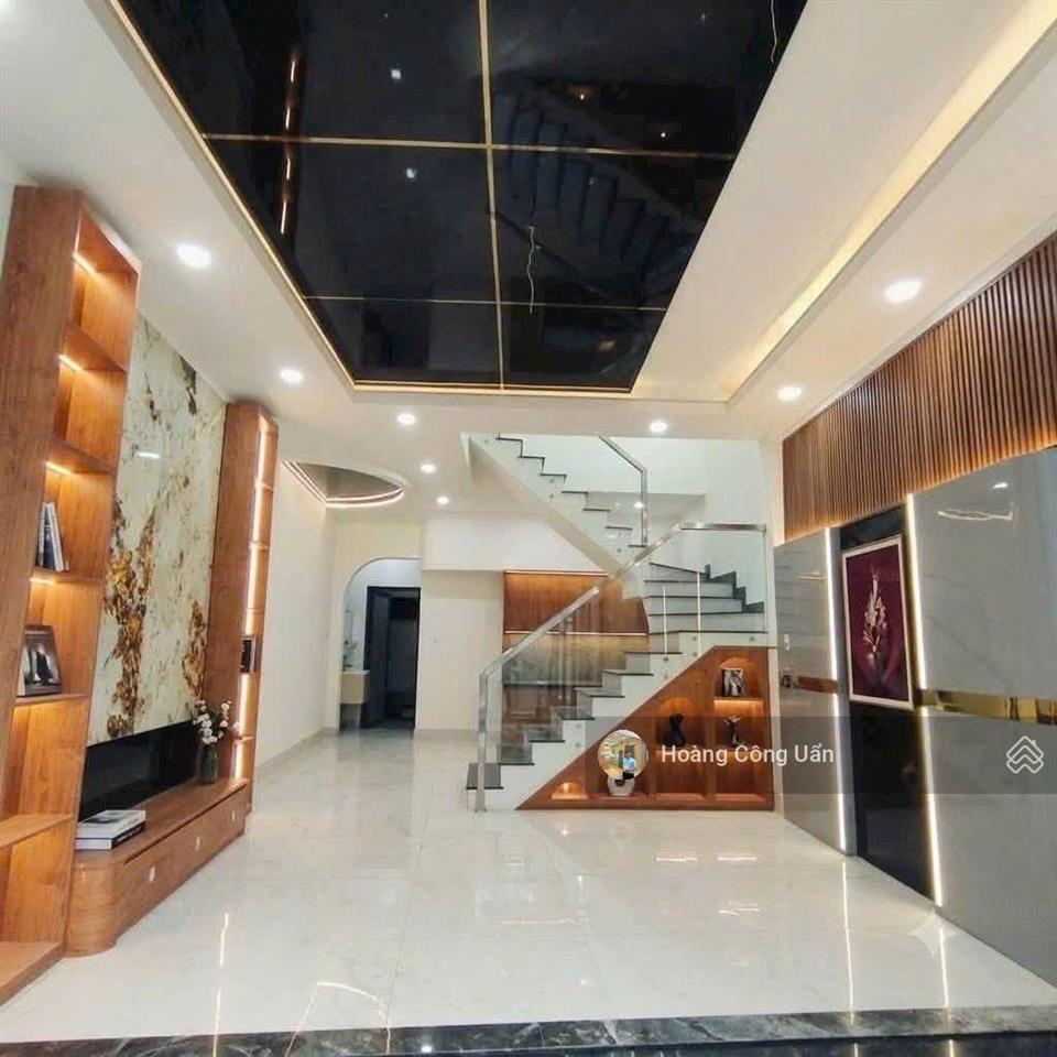 Nhà đẹp 1 lầu gần cổng 2, phường trung dũng. full nội thất  3ty150. cách nguyễn ái quốc 100m