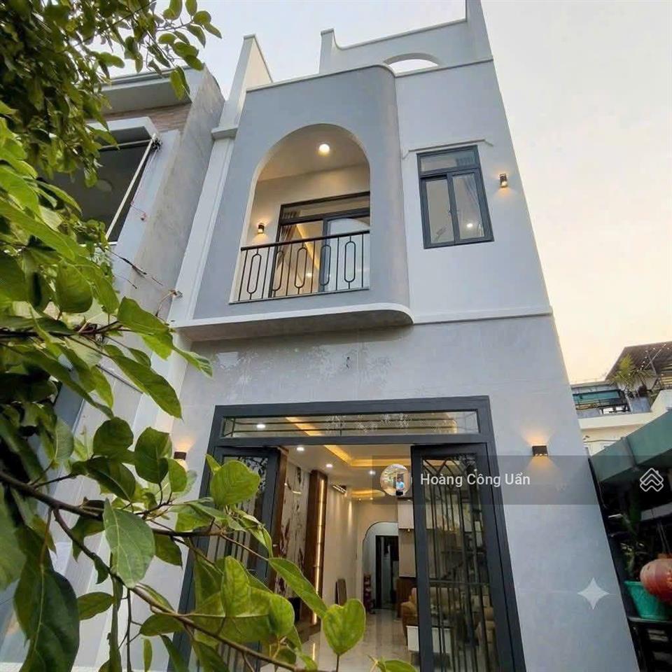 Nhà đẹp 1 lầu gần cổng 2, phường trung dũng. full nội thất  3ty150. cách nguyễn ái quốc 100m