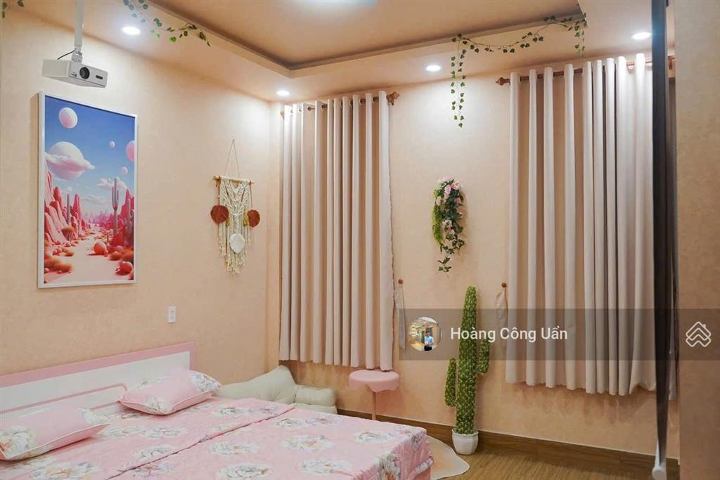 Nhà đẹp 2 lầu phường trấn biên (trung dũng) gần công viên biên hùng. dt 6,5x12m  shr hoàn công