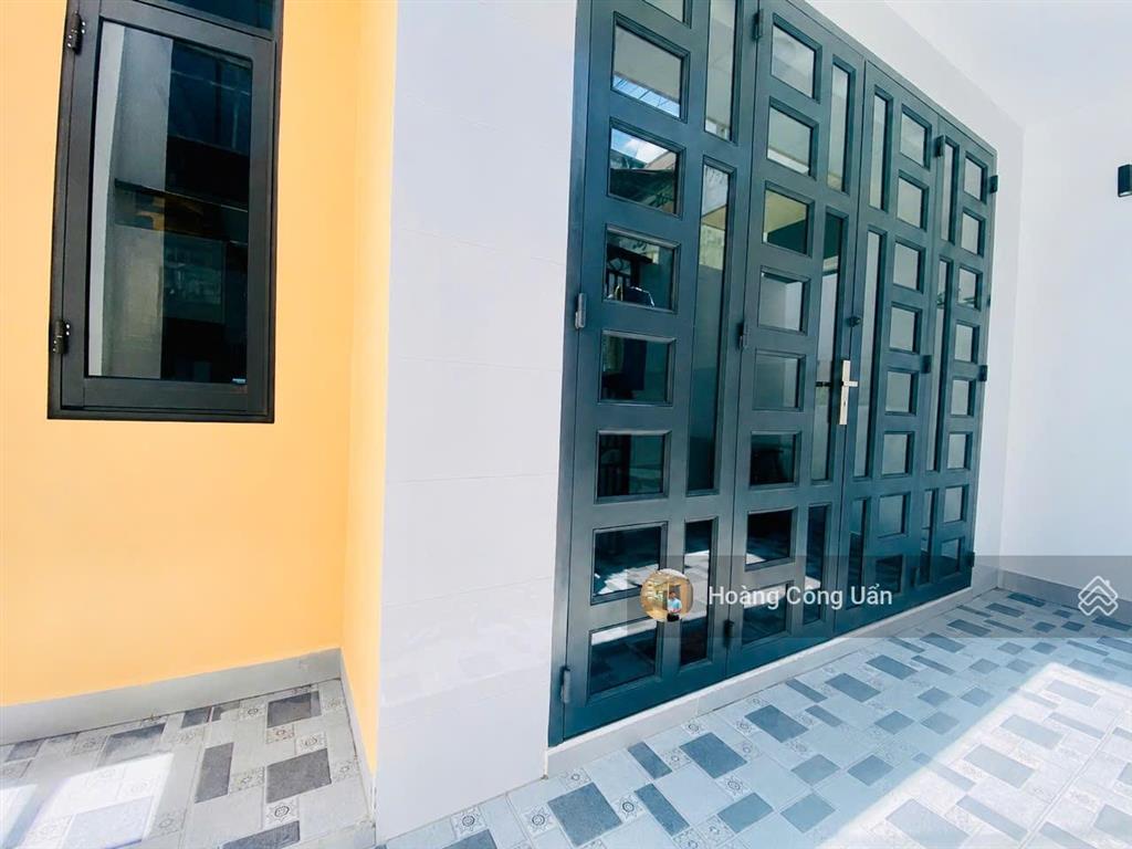 Bán nhà phường trấn biên  quang vinh (cũ) gần lẩu tôm 5ri ở trục đường cmt8. dt 5,5x11m giá 2tỷ