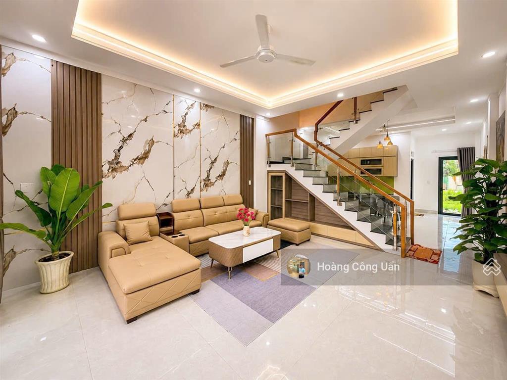 Nhà đẹp 2 lầu mới, khu tđc phường bửu hoà  biên hoà (đối diện công viên). để lại nội thất như hình