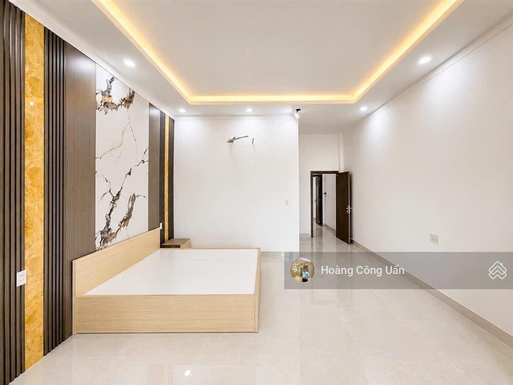 Nhà đẹp 2 lầu mới, khu tđc phường bửu hoà  biên hoà (đối diện công viên). để lại nội thất như hình