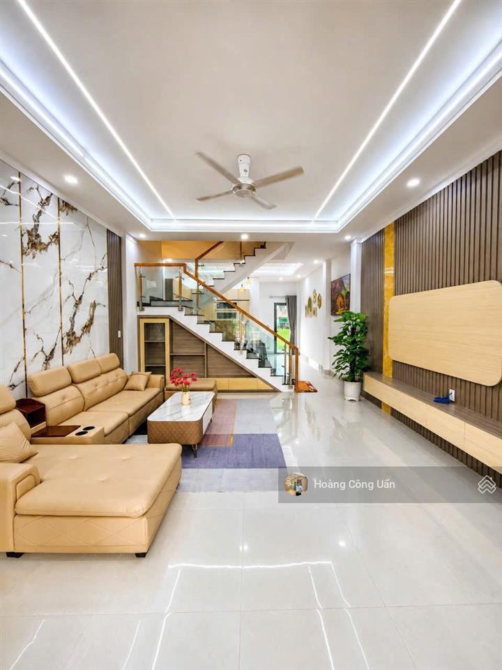 Nhà đẹp 2 lầu mới, khu tđc phường bửu hoà  biên hoà (đối diện công viên). để lại nội thất như hình