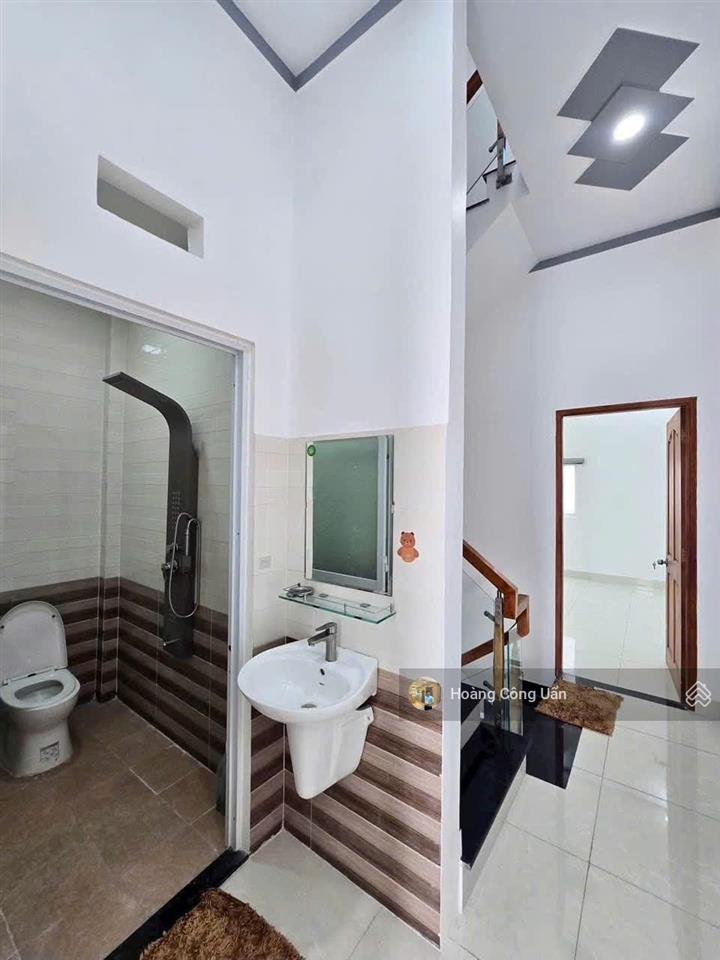 Nhà đẹp 2 lầu kdc bửu long, phường bửu long  gần chợ bửu long. giá chỉ 3 tỷ 950 triệu
