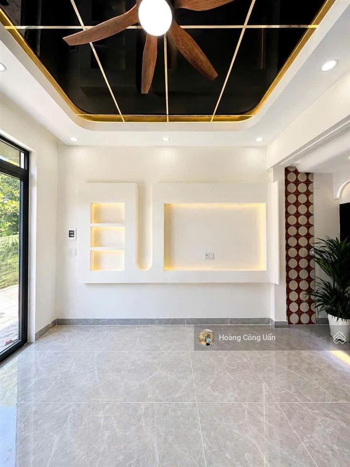Nhà đẹp 1 lầu gần chợ nhỏ, phường tân hiệp. dt 5x12m  shr thổ cư. giá chỉ 2 tỷ 950