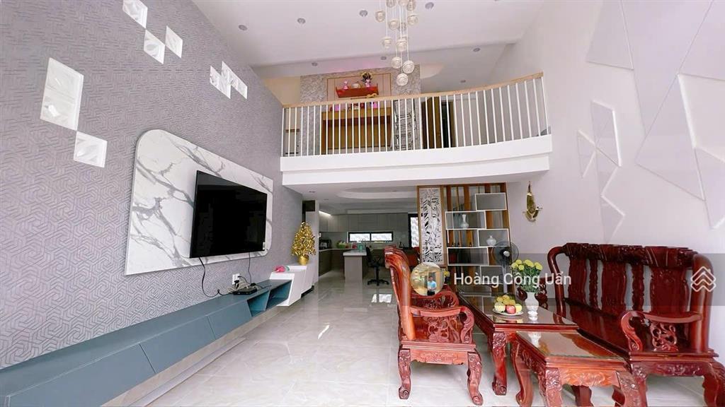 Nhà phố cao cấp phường bửu long. đường huỳnh văn nghệ vô 1 sẹc 50m. dt 6x18,5m. shr hoàn công
