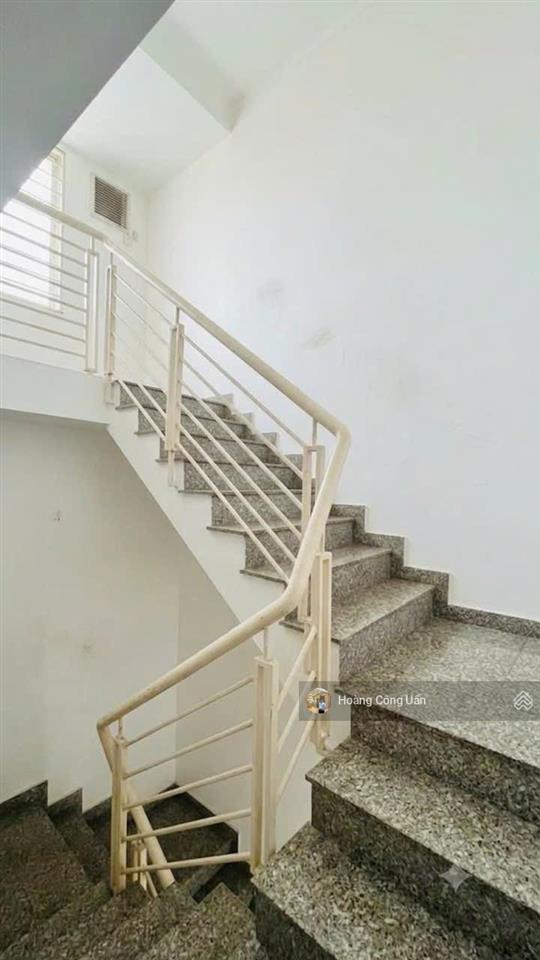 Bán nhà phường trung dũng, cách đường hưng đạo vương 10m. hẻm ô tô. giá chỉ 2ty500