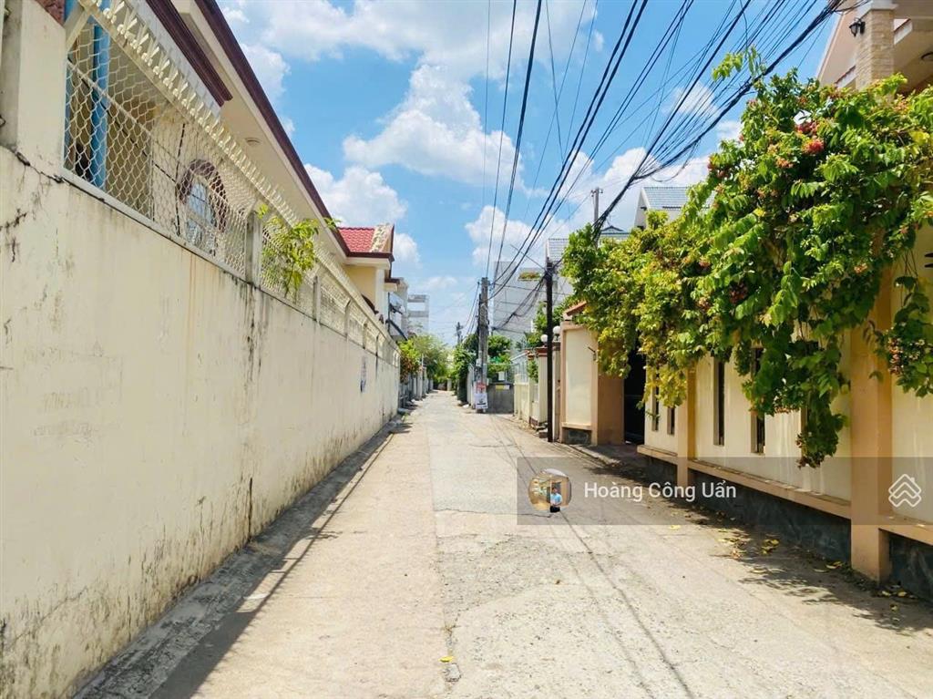 Bán đất phường thống nhất  cách coopmart biên hòa 100m. dt 8 x 8m  shr 100% thổ cư