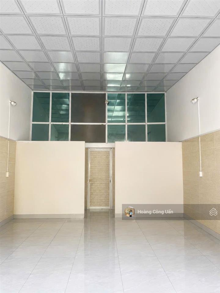 Nhà mặt tiền đường đồng khởi gần y học cổ truyền. dt 5x9m  4tỷ200 shr thổ cư