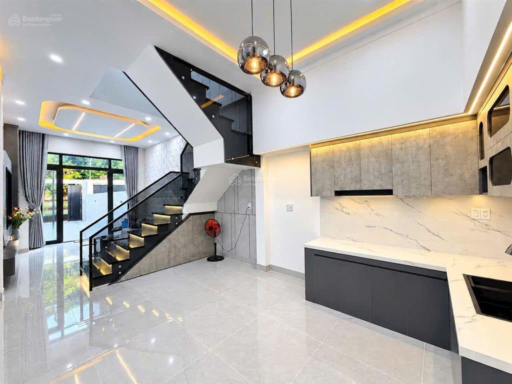 Nhà phố 1 lầu đẹp phường tân phong gần bệnh viện trung ương + cv dương tử giang. dt 123m2  4ty150