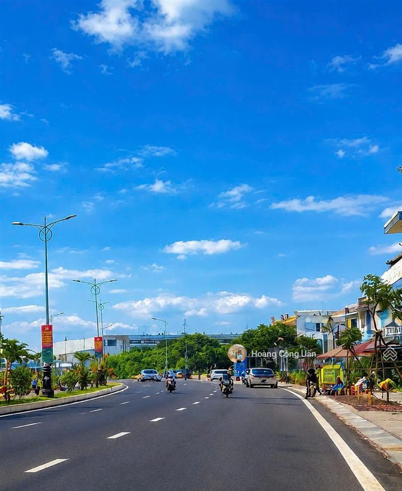 Gấp  mặt tiền đường bờ kè bửu long, phường trấn biên  đoạn gần cơ sở 1 lạc hồng. hiếm bán