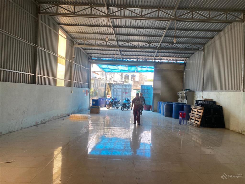 Cho thuê 2 nhà kho mới xây dựng 240m2, 12tr/th tại thạnh xuân  quận 12. xe tải di chuyển