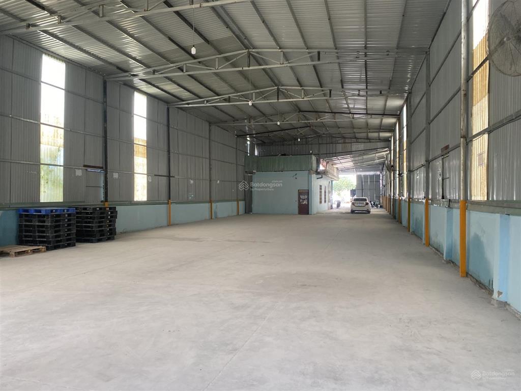 Cho thuê nhà xưởng 650m2 tại hà huy giáp quận 12  xe tải lớn có thể di chuyển tới