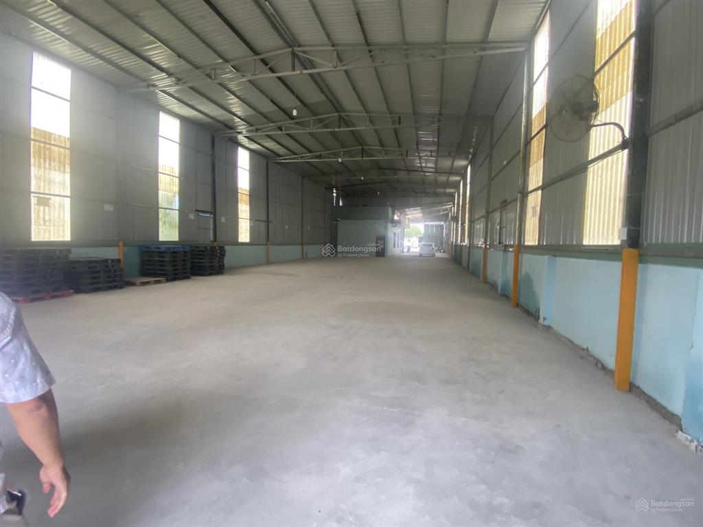 Cho thuê nhà xưởng 650m2 tại hà huy giáp quận 12  xe tải lớn có thể di chuyển tới