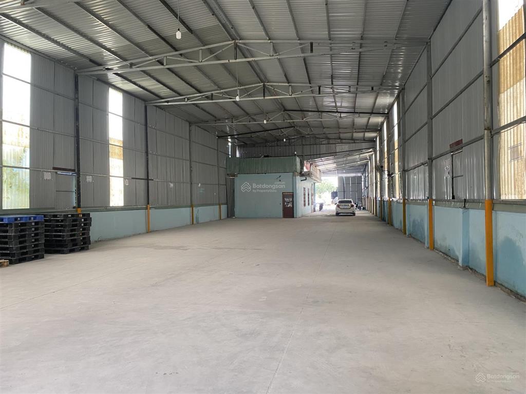 Cho thuê nhà xưởng 650m2 tại hà huy giáp quận 12  xe tải lớn có thể di chuyển tới