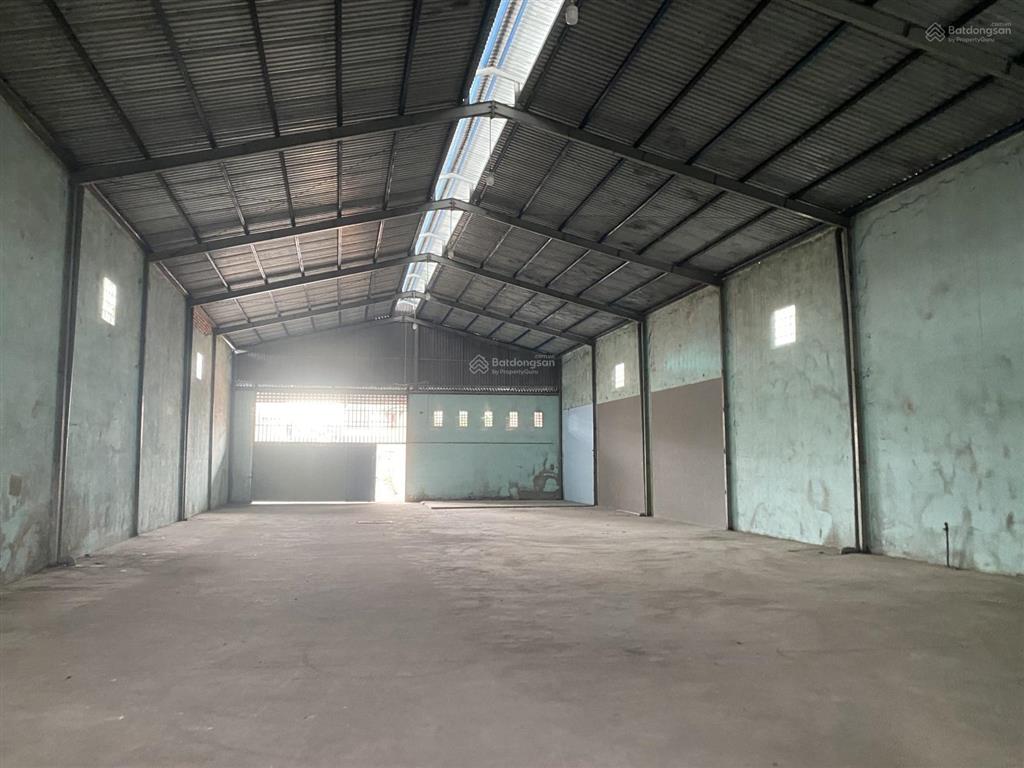 Cho thuê nhà xưởng 650m2 tại hà huy giáp quận 12  xe tải lớn có thể di chuyển tới