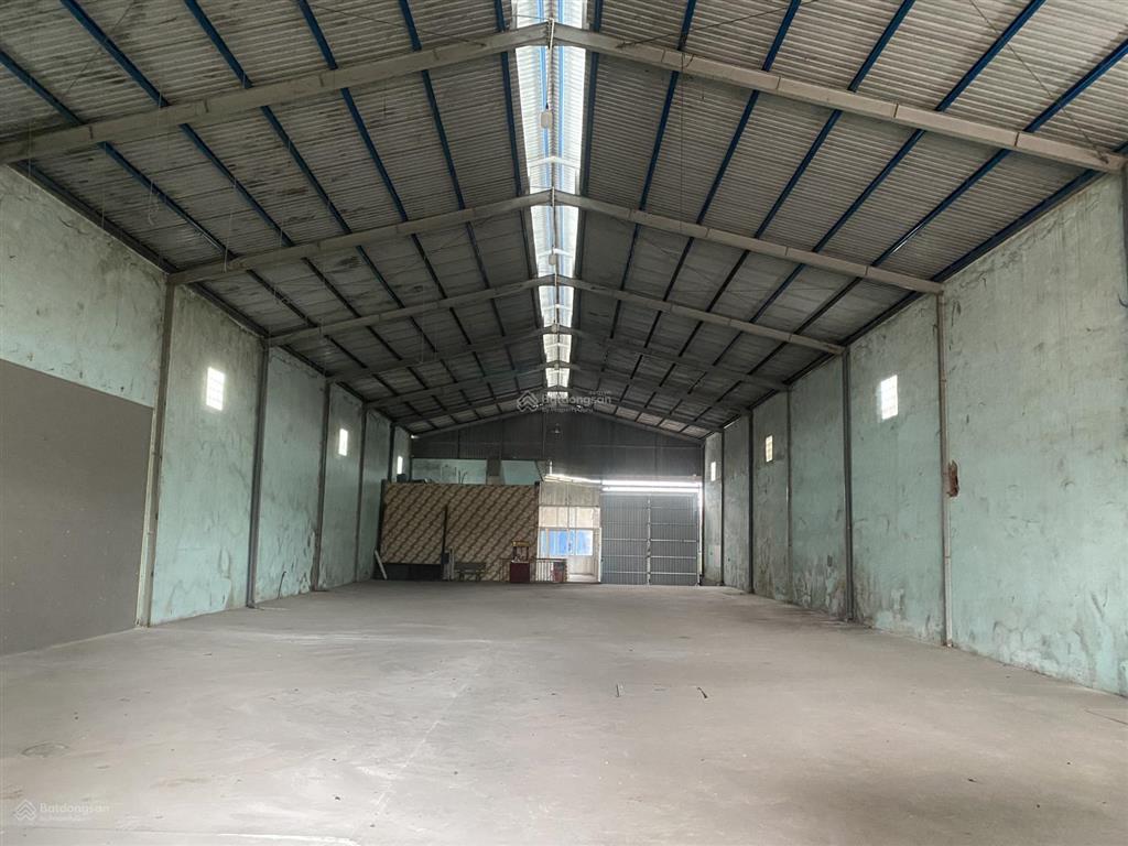 Cho thuê nhà xưởng 650m2 tại hà huy giáp quận 12  xe tải lớn có thể di chuyển tới