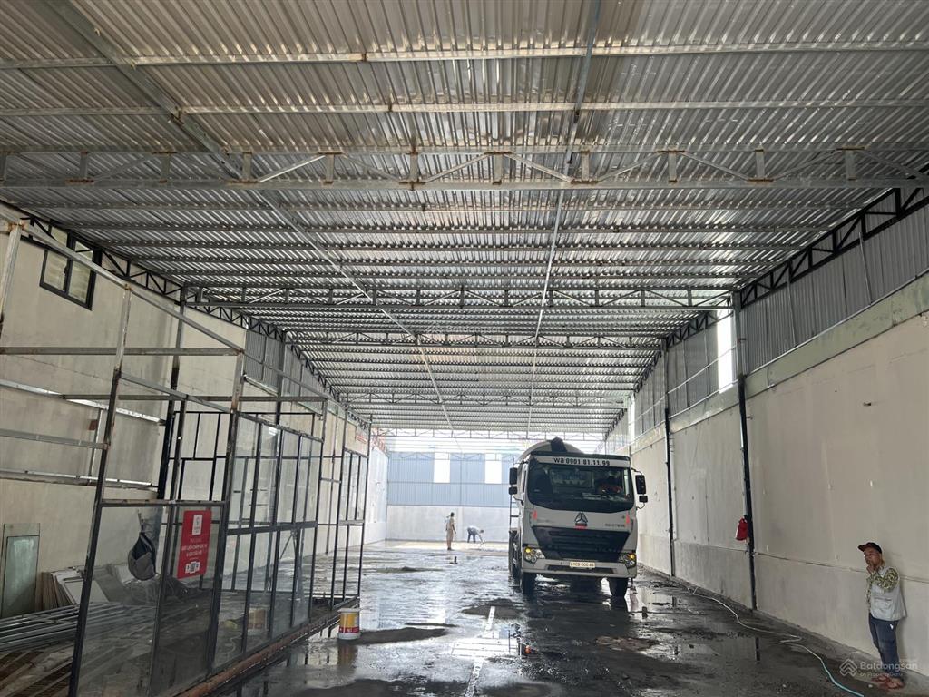 Cho thuê nhà kho 320m2 giá 17tr/th. đường xe tải di chuyển tại khu võ thị liễu  an phú đông q12