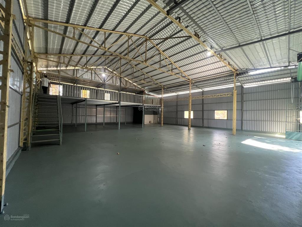  cho thuê nhà xưởng 300m2 giá 17tr/th tại đường apd25 . xe tải di chuyển vào kho.