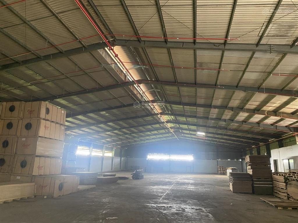  cho thuê nhà xưởng 2600m2 giá 150tr/th. pccc thẩm duyệt. xe container 24/7. lê thị riêng quận 12.