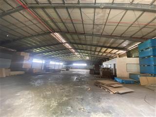  cho thuê nhà xưởng 2600m2 giá 150tr/th. pccc thẩm duyệt. xe container 24/7. lê thị riêng quận 12.