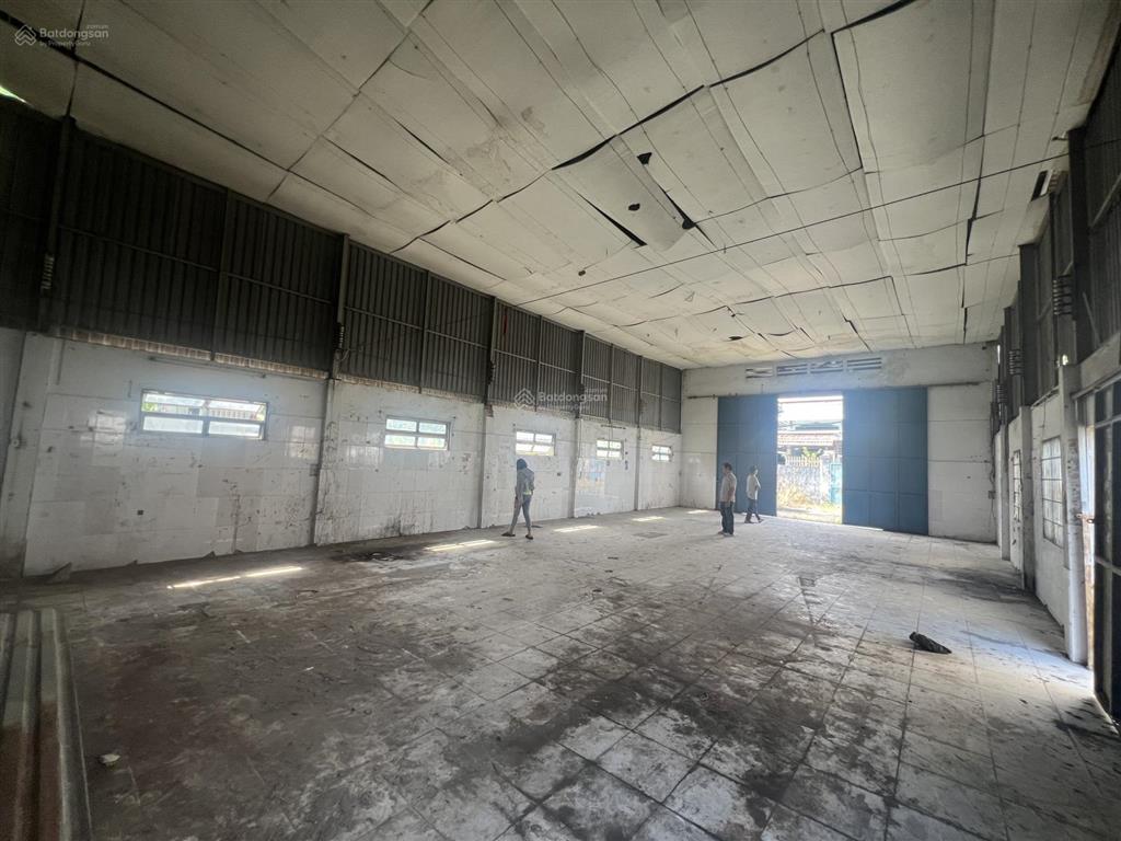  cho thuê nhà xưởng tdt 700m2 giá 19tr tại nhị bình 3. xưởng nội thất chuyển đi. xe full tải đậu.