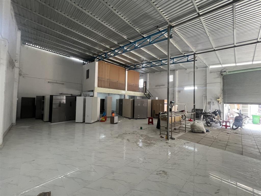 Cho thuê nhà xưởng 290m2 giá 17tr tại 1/ nguyễn ảnh thủ, quận 12, xe tải, có sẵn vp sạch sẽ