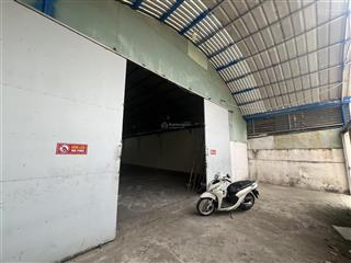  cho thuê nhà xưởng 290m2 giá 15tr tại 1/ nguyễn ảnh thủ quận 12. xe tải. có sẵn vp sạch sẽ.