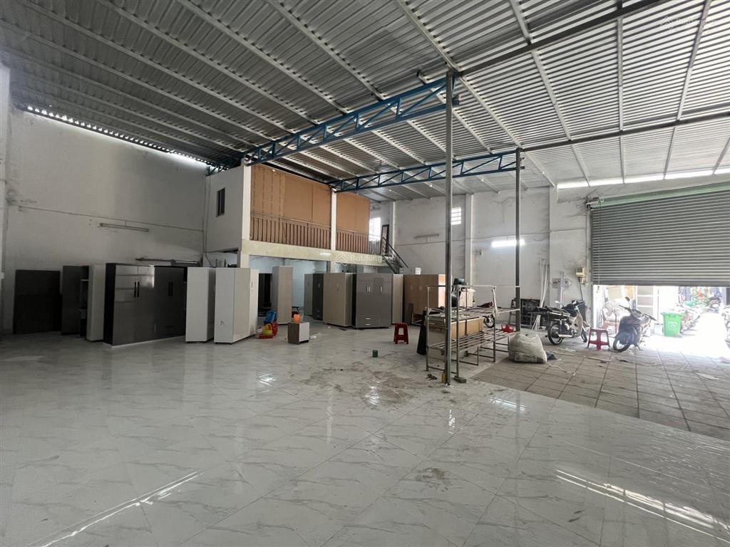 Cho thuê nhà xưởng 290m2 giá 17tr tại 1/ nguyễn ảnh thủ, quận 12, xe tải, có sẵn vp sạch sẽ