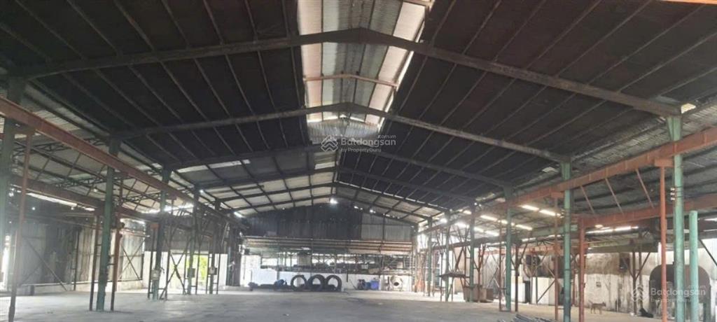 Cho thuê nhà xưởng 1100m2 giá 65tr/th, khách chành xe hết hạn hd tại quốc lộ 1a, xe container