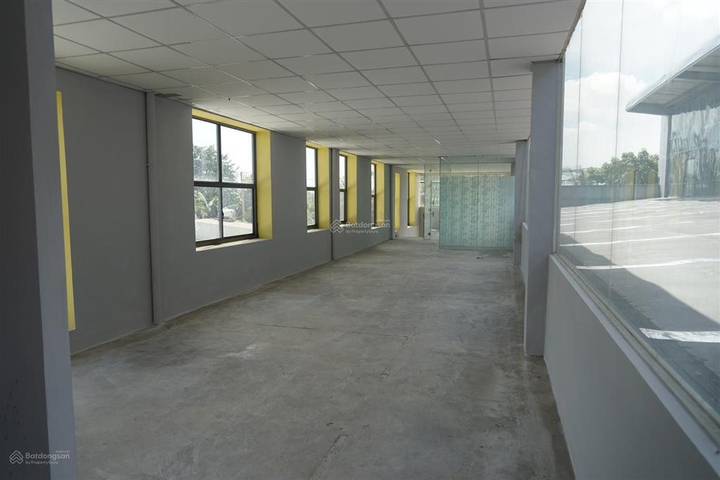 Cho thuê nhà kho 1300m2 tại 1/ nguyễn ảnh thủ khách hết hạn hđ. xe tải di chuyển, có sẵn vp